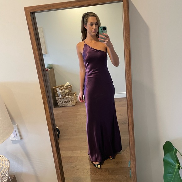 Purple Satin One-Shoulder Maxi Dress. Only worn once! Size medium fits 6-8. - Picture 6 of 8